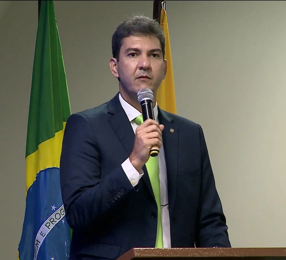 Braide anuncia quebra de contrato com empresa 1001 após paralisação no transporte em São Luís